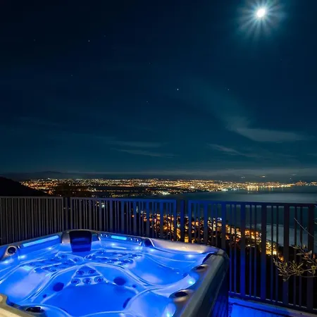 Naya With Heated Pool And Hot Tub Willa