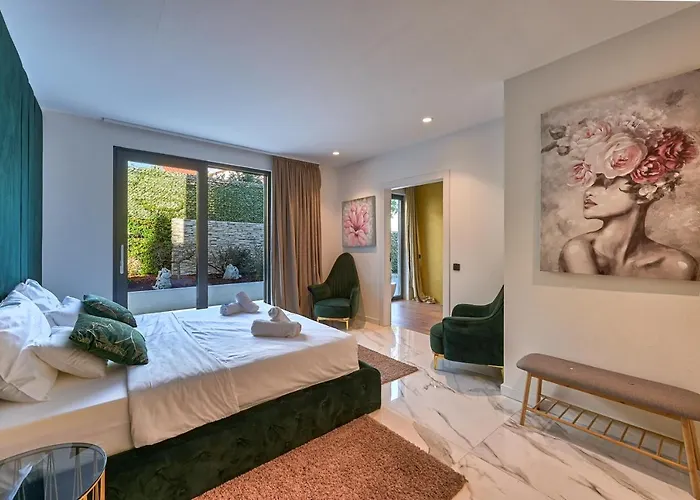 Vila Naya With Heated Pool And Hot Tub