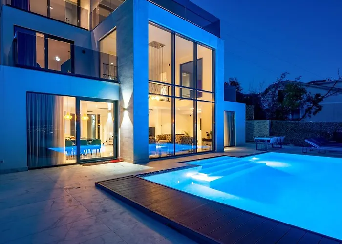Vila Naya With Heated Pool And Hot Tub *