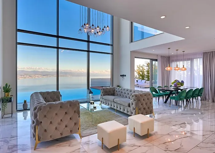 Vila Naya With Heated Pool And Hot Tub