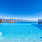 Naya With Heated Pool And Hot Tub Villa