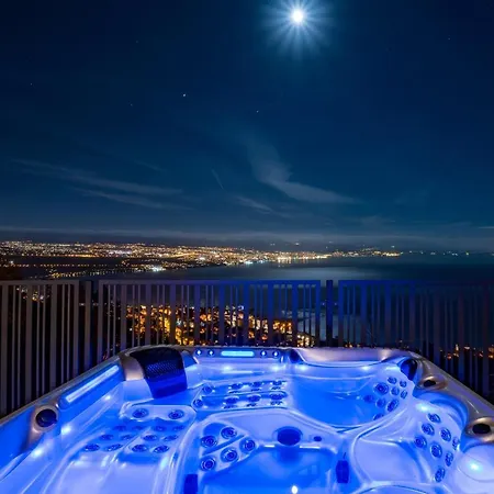 Naya With Heated Pool And Hot Tub 빌라 *