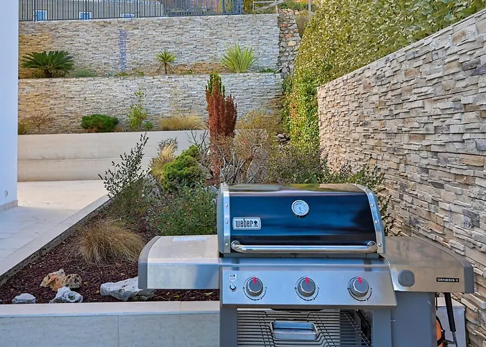 Βίλα Naya With Heated Pool And Hot Tub *